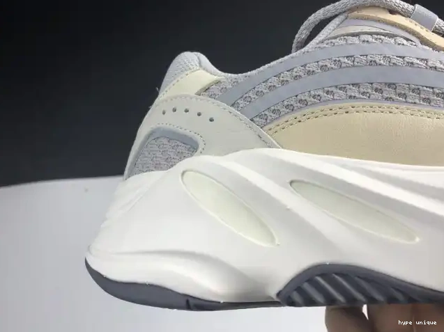 hype Cream Yeezy GY7924 V2 Adidas Boost Cream 700 0508